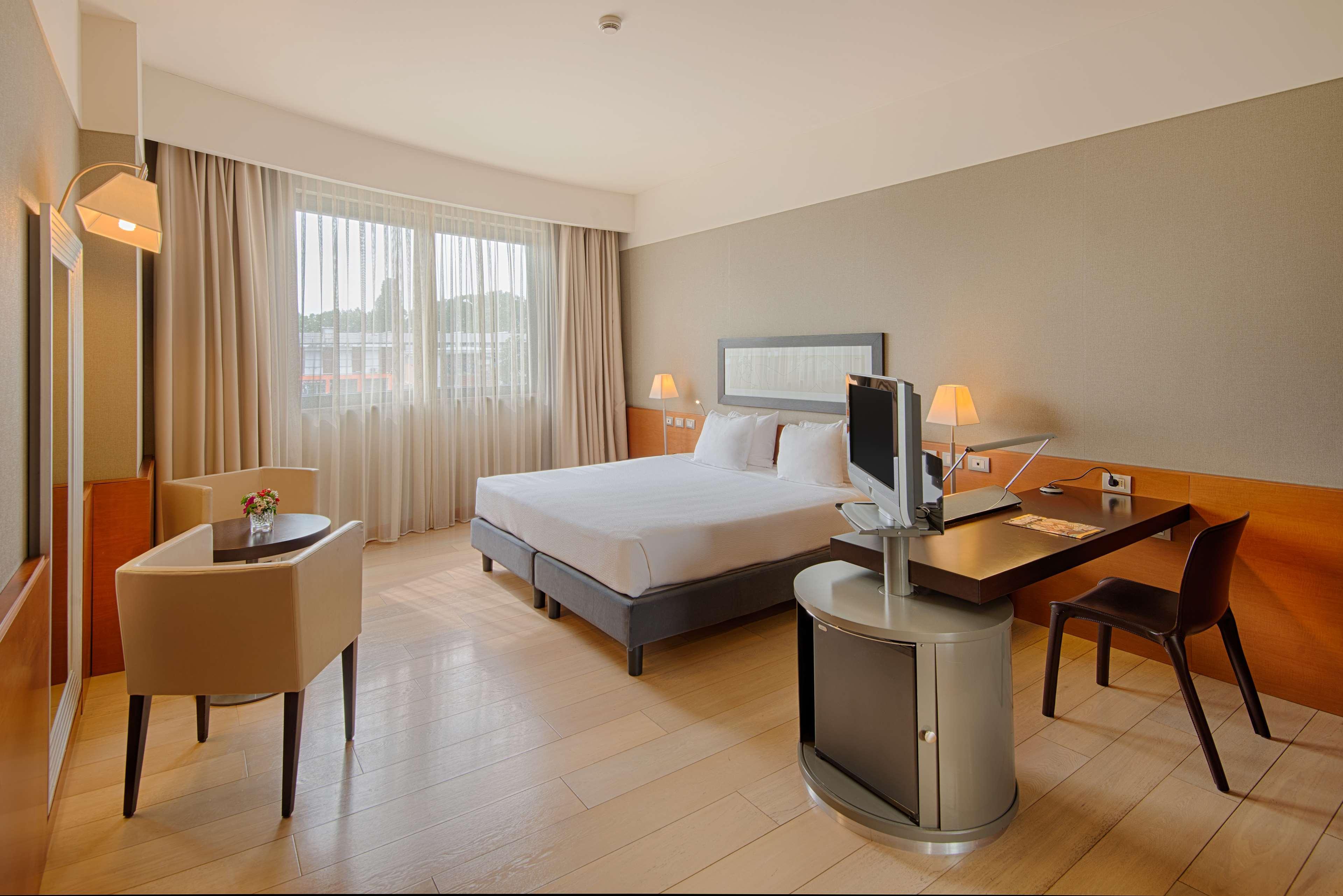 Nh Linate Hotel Пескиера Боромео Екстериор снимка
