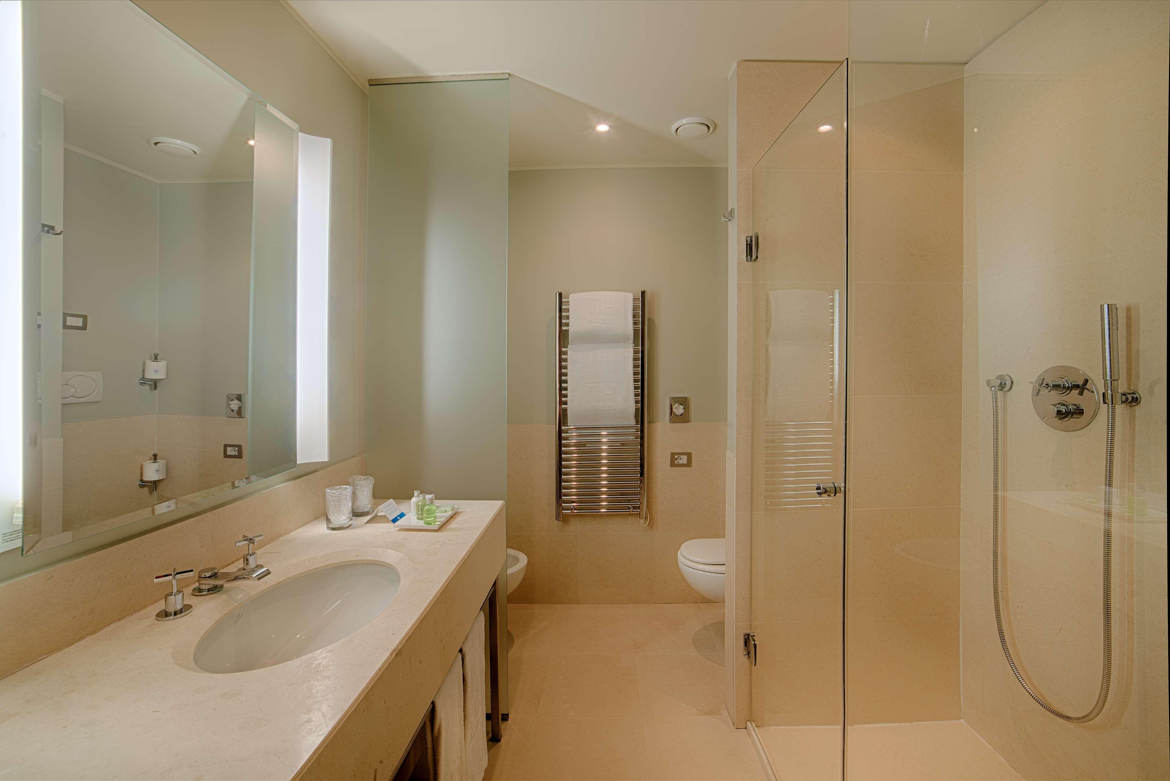 Nh Linate Hotel Пескиера Боромео Екстериор снимка