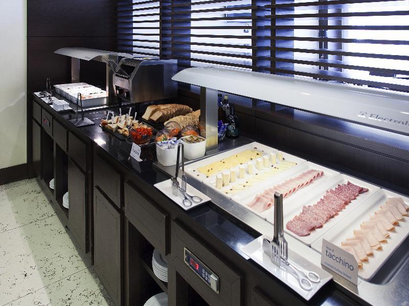 Nh Linate Hotel Пескиера Боромео Екстериор снимка