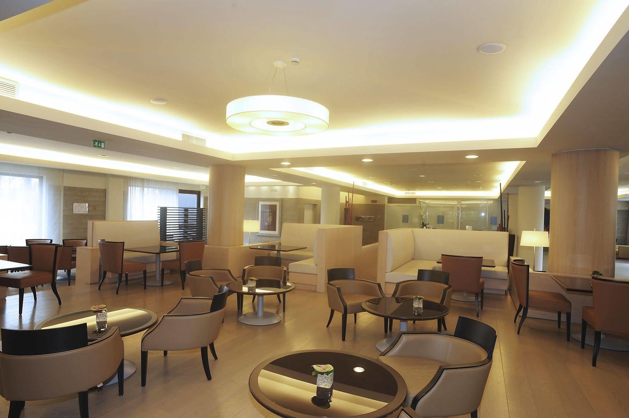 Nh Linate Hotel Пескиера Боромео Екстериор снимка