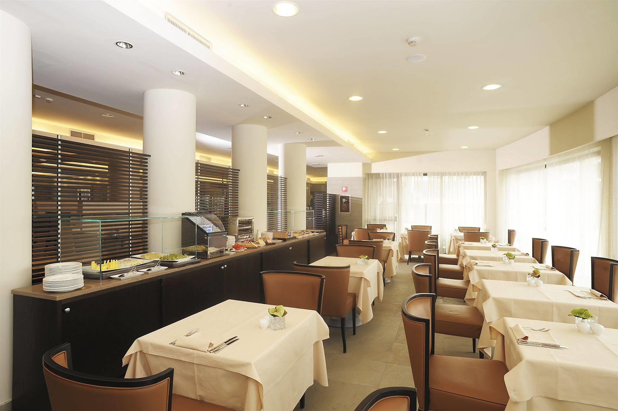 Nh Linate Hotel Пескиера Боромео Екстериор снимка