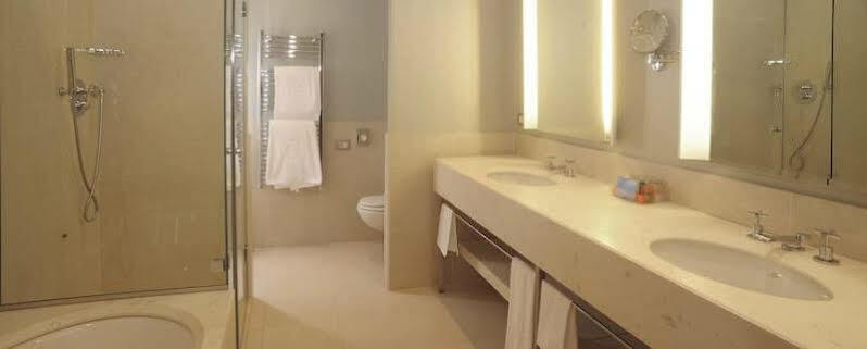 Nh Linate Hotel Пескиера Боромео Екстериор снимка